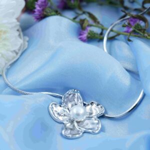 Pearl Flora Silver Chain