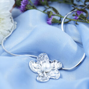 Pearl Flora Silver Chain